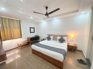 Hotel JIP Breezy Heights - New Delhi - 4