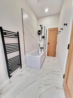 New to 2024 Cosy Beach Home - Castlerock - 5