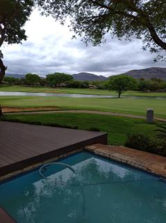 Pecanwood Relaxing Villa 5 bedroom with pool - Hartbeespoort - 1