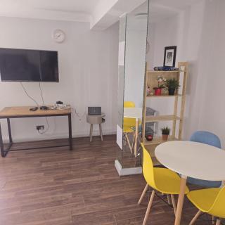2 bed flat in London - Londra - 6