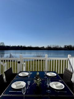 Robin's Nest - Cotswold Lakeside Lodge - Spring Lake - South Cerney - 9