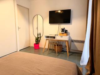 Studio lumineux 25m2 , 2min métro Compans, Wifi Fibre et entrée autonome - Tolosa - 8
