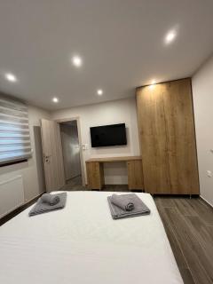 Victoria's Apartments - 2