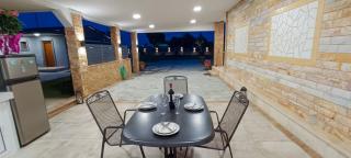 Victoria's Apartments - 4