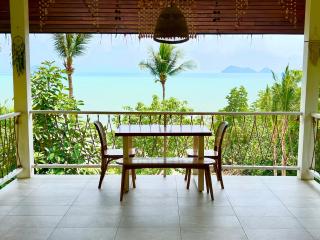 Stunning Boho Chic Beach Bungalow - - 9