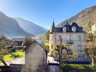 SuperLys 24 - T2 coté THERMES - 4 pers WIFI - 2 places de parking et cave - 0