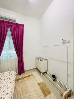 LNZ Pool Homestay Melaka - - 7