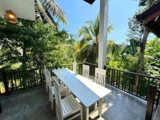 Anushka Holiday Inn - 4