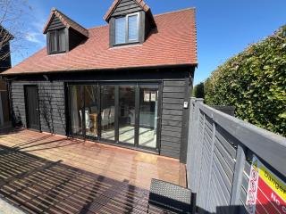 Lodge on the Green - Kent - 7