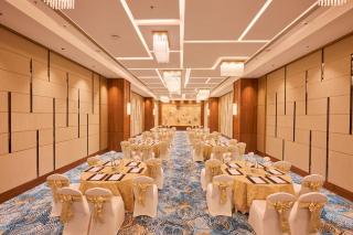 Iris Sarovar Portico - 1