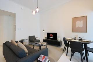 Livbnb-Spacious 2 BR in Dubai Marina with Balcony - 4