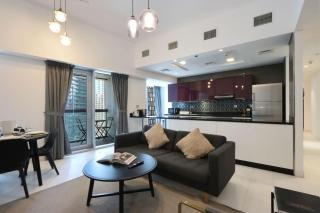 Livbnb-Spacious 2 BR in Dubai Marina with Balcony - 3