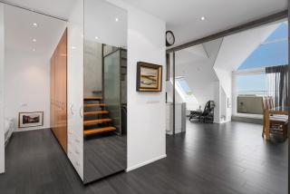 Modern & Spacious 2 Story Apt in Reykjavik - Reykjavík - 3