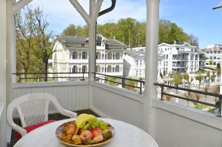 Ferienwohnung-10-in-Sellin-auf-Ruegen-Villa-Celia-6-Pers-WLAN-und-Sauna-200-m-vom-Strand-entfernt - 4