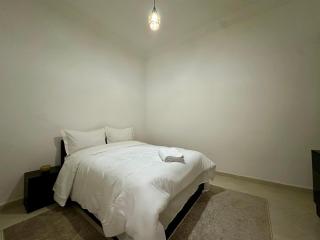 Modern & Chic Duplex Near The Center, Brand New - 3