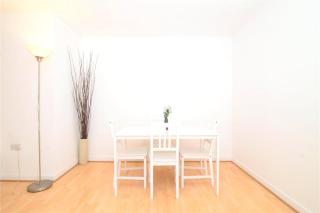Buick House, Kingston Upon Thames - Kingston upon Thames - 3