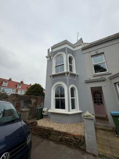 Victoria Cottage Seaside - Spacious 4-BR in Bognor Regis,close to Beachfront & 2 minutes from Butlins Holiday Camp - Felpham - 7