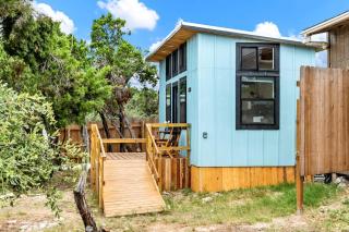 Luxury, Pet Friendly Tiny House Perfect For Stargazing on the Ranch in Dripping Springs, Texas - Dripping Springs - 0