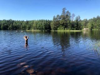 Remote Lakeside Bell Tent with Outdoor Sauna in Finland - 5