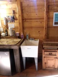 Romantic Trinity Cabin Getaway with Lovely Woodland Views in Nevada City, California - - 8