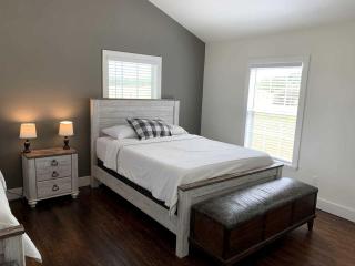 Mighty Oaks Retreat, Valdina Farms, D'Hanis, TX - 4