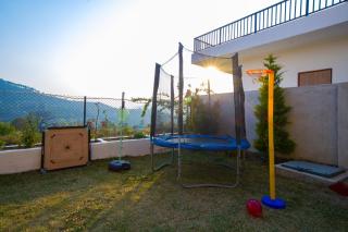Alaya Stays Clouds Nest 4-BHK Retreat With Terrace & Hill Views by Naukuchiatal - Bhīm Tāl - 4