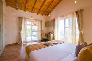 Alaya Stays Clouds Nest 4-BHK Retreat With Terrace & Hill Views by Naukuchiatal - 0