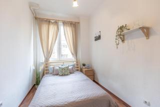Riverside Balcony Apartment with view to Danube - Budapest - 9