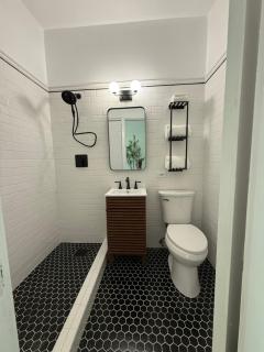 203 Vintage Escape in a 1930s Gem - Klamath Falls - 4