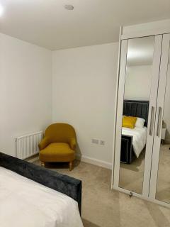 Stylish 2-Bedroom Apartment in Central Birmingham - 7