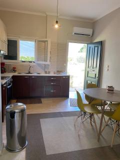 2 bedroom spacious garden apartment - Kanoni - 1