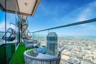 3 Bedroom - Pool Access - 7 mins to Dubai Mall - Sun Set View - 5