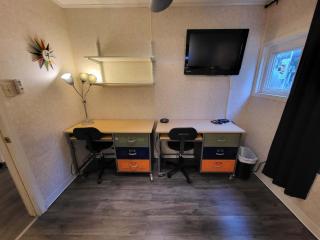 Suites On Chocolate - The Annville Cottage - 4