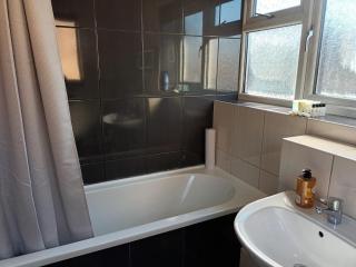 Charming 3-Bed House in Birmingham near nec & hs2 - 6