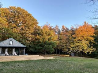 Gorgeous Cottage for Two, Overlooking Pond on 20 acres, Glamping in Pennsylvania - Spring Mills - 7