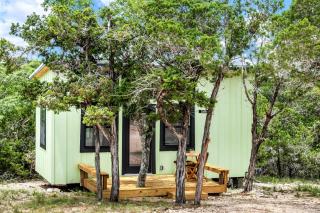 Secluded, Pet Friendly Tiny Home with Outdoor BBQ in the Heart of Texas Hill Country in Dripping Springs, Texas. - Dripping Springs - 8