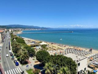 Brezza Marina Fronte Mare Panoramico con AC - Vado Ligure - 2