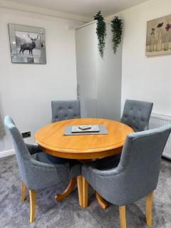 Super Prime Abbey Free Parking by TBA - 3