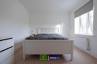 One Bedroom Apartment By Arhouse Apartments Short Lets & Serviced Accommodation Kingston With Free WiFi - Kingston upon Thames - 3