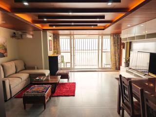Silent Echo Apartments - 1