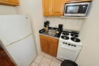 Cozy Studio! Steps to Central Park & Upper E Side! - New York - 3