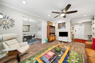 Urban-eclectic Downtown Condo W Parking, Sleeps 4 - Atlanta - 8