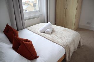 3 bed, 2 bath with terrace & local entertainment - Londra - 2