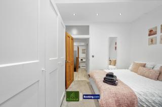 Two Bedroom Apartment By Arhouse Apartments Short Lets & Serviced Accommodation Clapham With Free WiFi - London - 3