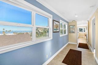 318M Upper 318 Metropole #3 - 5