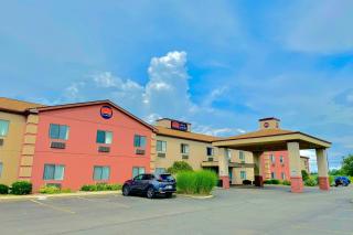 FairBridge Inn & Suites Batavia-Darien Amusement Park - Batavia - 0