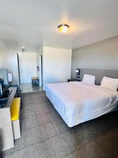 OYO Garden Inn and Suites Pearsall I-35 East - 0