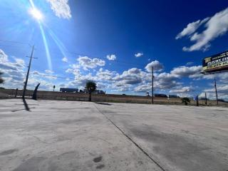 OYO Garden Inn and Suites Pearsall I-35 East - Pearsall - 7
