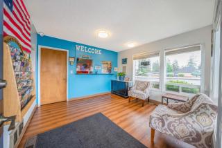 Royal Gateway Motel by OYO - Bend - 5