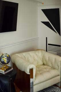 Chateau Connellsville MCM Minimalist Suite - 1